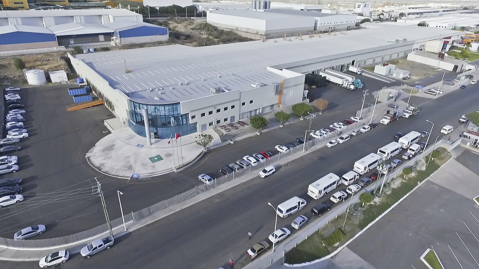 Daewoo — Nave industrial y oficinas (Parque Industrial Bernardo Quintana, Querétaro) 2