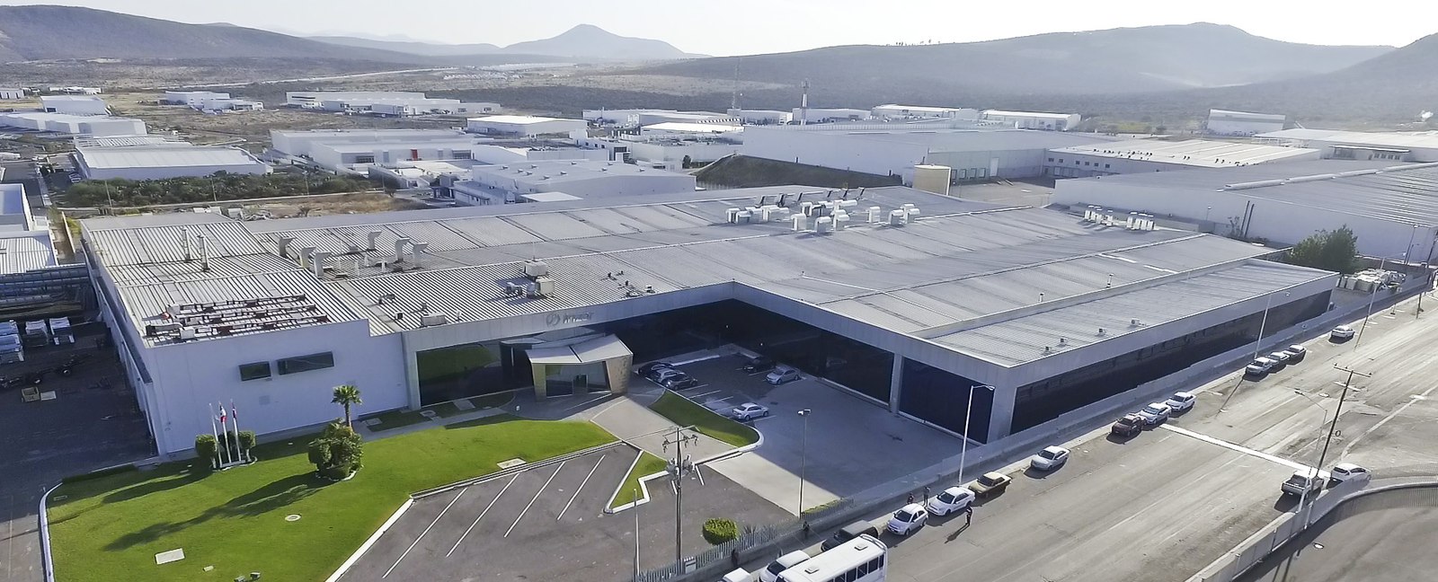 Irizar — Dos naves industriales (Parque Industrial Bernardo Quintana, Querétaro) 2